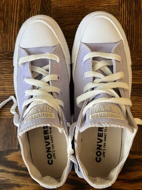 Converse Womens Light Lavender Canvas Low Top Sneakers